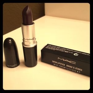 MAC Satin Lipstick- Cyber